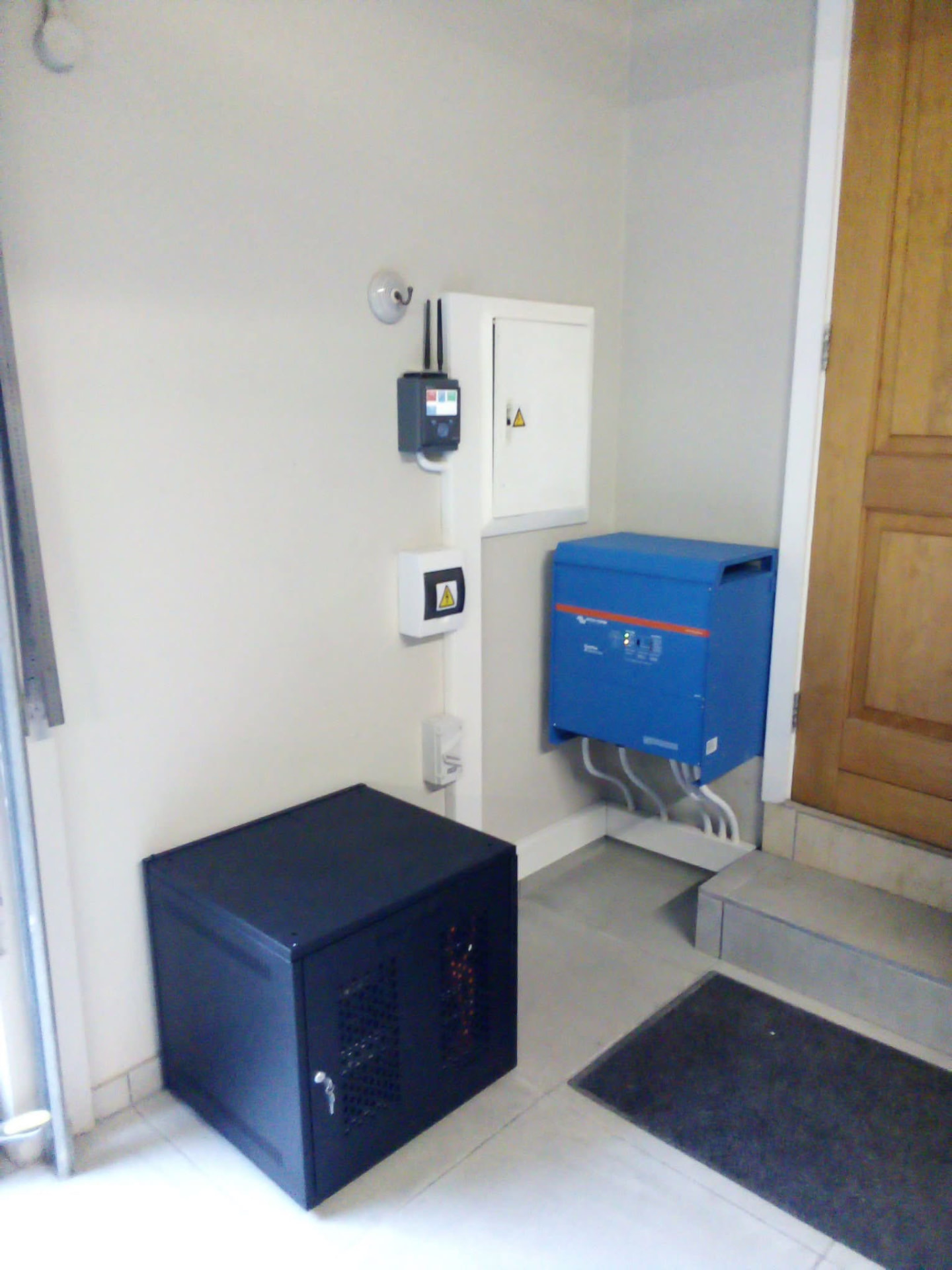 Victron inverter and battery cabinet installation